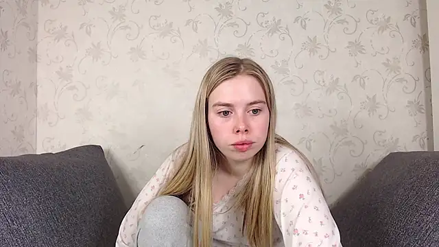 Snapshot of sofiaa_here chatting on 03/23/26, 12:14 sofiaa here online show from 03/23/26, 12:14