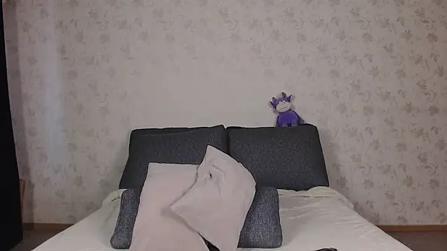 sofiaa here online show from 06/16/26, 12:24