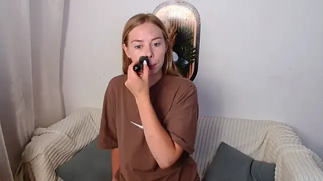 sofiaa here online show from 06/24/26, 12:09