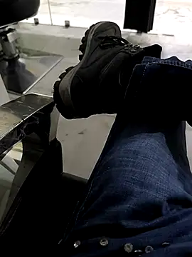 faaseel online show from 10/11/25, 11:42