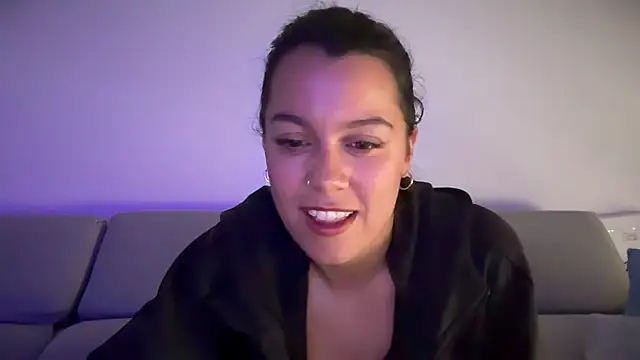 AmaraBella69 online show from 10/21/25, 09:21