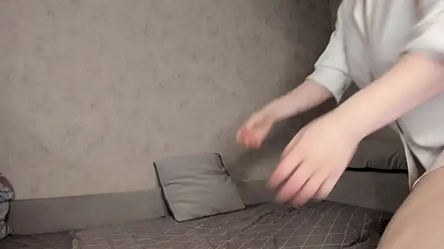 Snapshot of leonabunny chatting on 12/24/24, 06:06 leonabunny online show from 12/24/24, 06:06