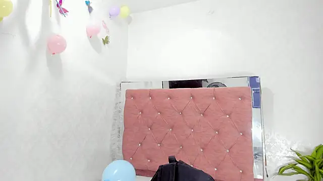 Abby Moss2 online show from 03/05/25, 07:17