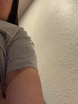 Snapshot of avarckssss chatting on 01/19/25, 02:15 avarckssss online show from 01/19/25, 02:15