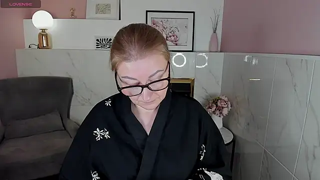 AlexandraKind online show from 12/26/24, 07:38