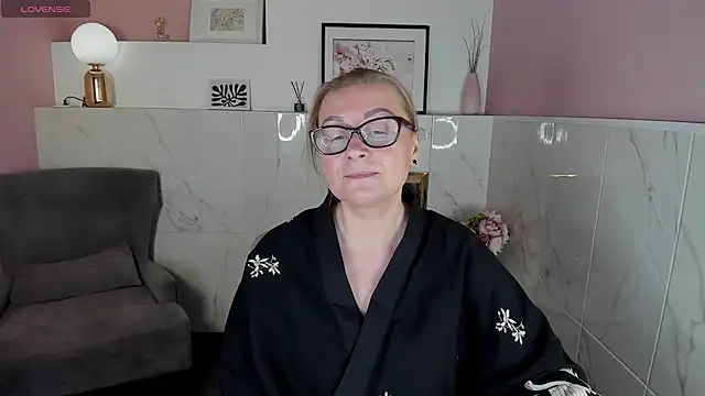 AlexandraKind online show from 12/27/24, 04:47