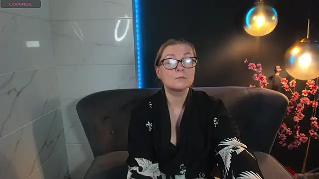 AlexandraKind online show from 12/29/24, 02:17