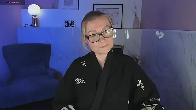 AlexandraKind online show from 01/03/25, 08:11