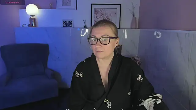 AlexandraKind online show from 01/04/25, 02:14