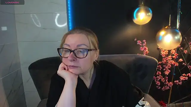 AlexandraKind online show from 01/05/25, 02:08
