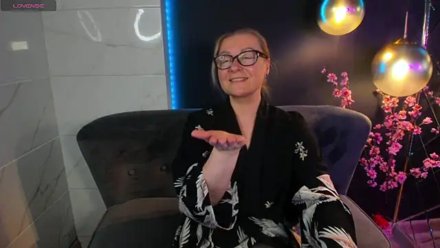 AlexandraKind online show from 01/06/25, 02:15
