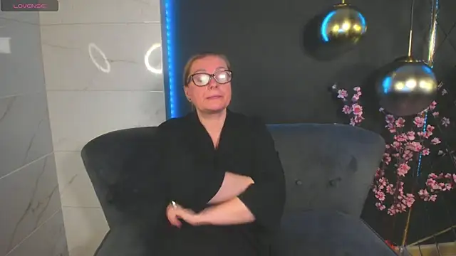 AlexandraKind online show from 01/13/25, 05:01