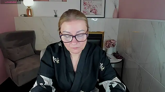 AlexandraKind online show from 01/31/25, 12:17
