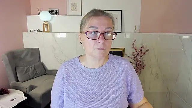 AlexandraKind online show from 09/19/25, 01:34