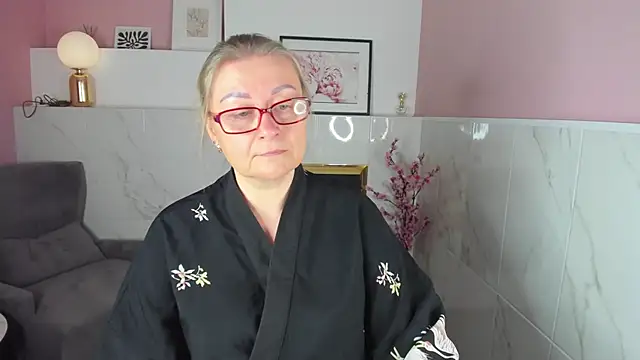 AlexandraKind online show from 10/18/25, 01:45