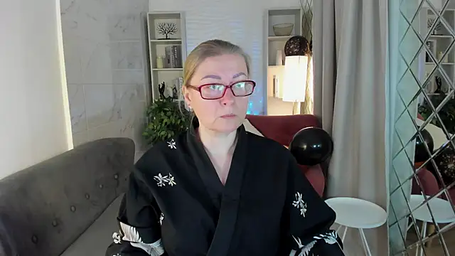 AlexandraKind online show from 10/30/25, 01:34