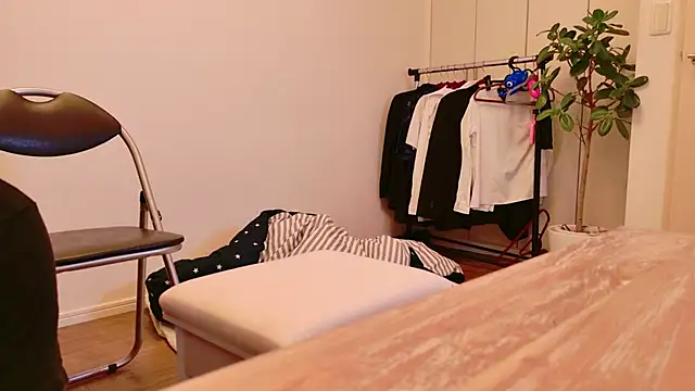 Snapshot of undo-busoku69 chatting on 11/23/25, 12:49 undo-busoku69 online show from 11/23/25, 12:49