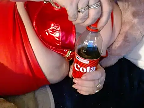 Snapshot of housewife_shantie chatting on 02/20/25, 09:31 housewife shantie online show from 02/20/25, 09:31