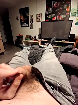 Snapshot of stev3w chatting on 10/17/25, 05:21 stev3w online show from 10/17/25, 05:21