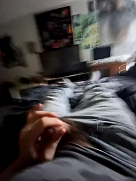 Snapshot of stev3w chatting on 10/21/25, 03:13 stev3w online show from 10/21/25, 03:13