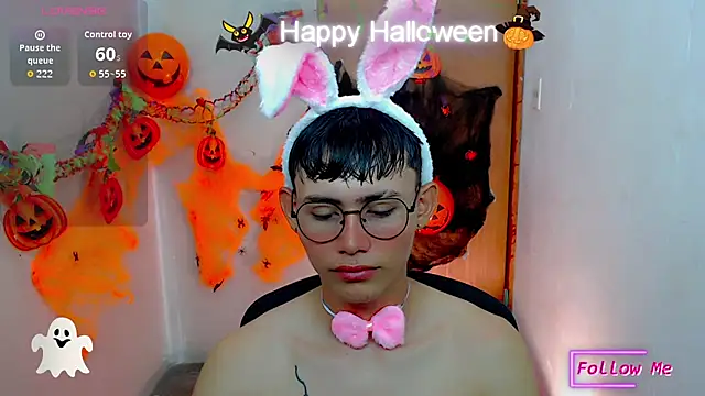 Snapshot of tanjiro_cute chatting on 10/31/25, 09:43 tanjiro cute online show from 10/31/25, 09:43