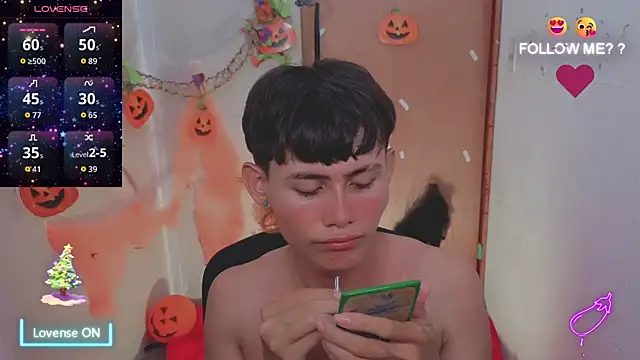 Snapshot of tanjiro_cute chatting on 11/23/25, 05:29 tanjiro cute online show from 11/23/25, 05:29