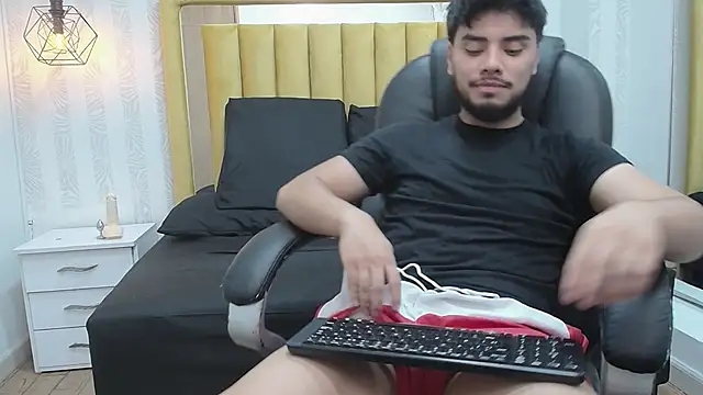 Tommidubois online show from 12/08/24, 04:28