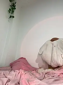 Snapshot of LibelulaTV chatting on 12/16/24, 06:32 LibelulaTV online show from 12/16/24, 06:32