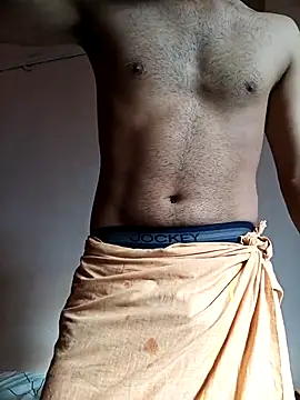Snapshot of Vignesh3246 chatting on 12/19/25, 03:24 Vignesh3246 online show from 12/19/25, 03:24