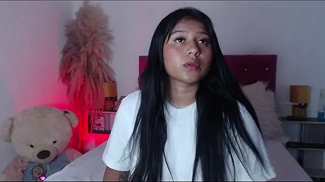 Snapshot of alinakiss chatting on 12/22/24, 04:59 alinakiss online show from 12/22/24, 04:59