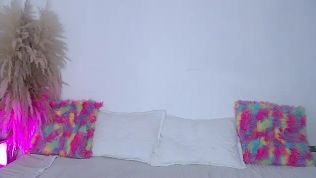 Snapshot of alinakiss chatting on 02/23/25, 10:42 alinakiss online show from 02/23/25, 10:42