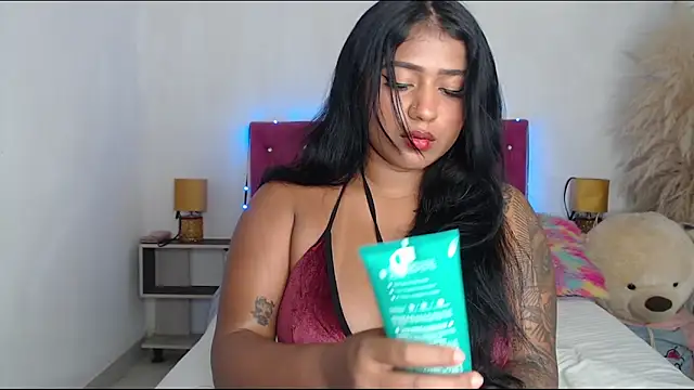 Snapshot of alinakiss chatting on 09/21/25, 10:22 alinakiss online show from 09/21/25, 10:22