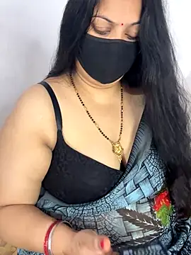 Snapshot of vinky05 chatting on 10/14/25, 03:29 vinky05 online show from 10/14/25, 03:29