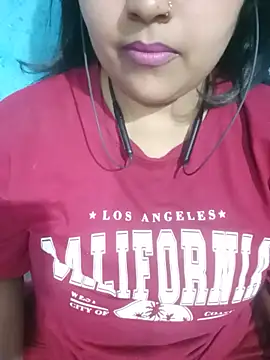 Love-Veronica online show from 05/18/26, 06:25