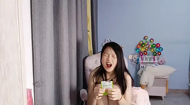Lena-yyds online show from 02/08/25, 04:47