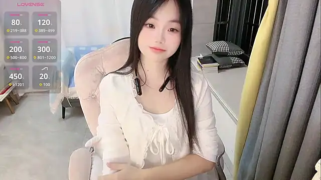 Lena-yyds online show from 10/28/25, 05:04