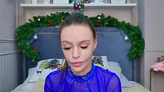 Snapshot of RebeccaMartons chatting on 12/23/24, 12:57 RebeccaMartons online show from 12/23/24, 12:57