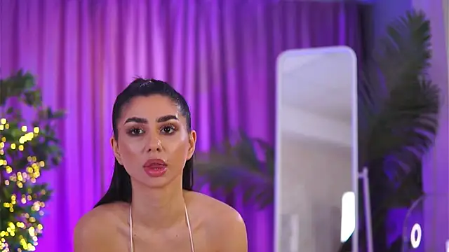 Snapshot of YemayaLuna chatting on 12/10/24, 11:40 YemayaLuna online show from 12/10/24, 11:40