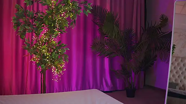 Snapshot of YemayaLuna chatting on 02/11/25, 01:31 YemayaLuna online show from 02/11/25, 01:31