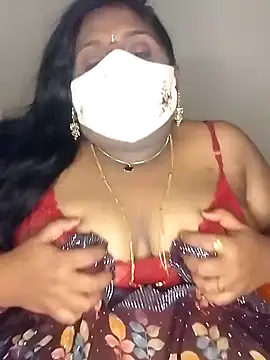 Snapshot of Sexy_Radhikaa chatting on 02/24/25, 04:04 Sexy Radhikaa online show from 02/24/25, 04:04