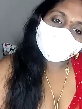 Snapshot of Sexy_Radhikaa chatting on 02/25/25, 03:20 Sexy Radhikaa online show from 02/25/25, 03:20