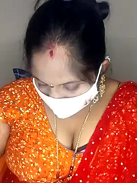 Snapshot of Sexy_Radhikaa chatting on 02/26/25, 04:45 Sexy Radhikaa online show from 02/26/25, 04:45