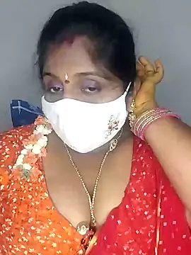 Snapshot of Sexy_Radhikaa chatting on 02/28/25, 07:48 Sexy Radhikaa online show from 02/28/25, 07:48