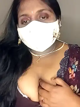 Snapshot of Sexy_Radhikaa chatting on 03/17/25, 04:22 Sexy Radhikaa online show from 03/17/25, 04:22