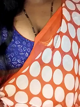 Snapshot of Sexy_Radhikaa chatting on 09/27/25, 04:56 Sexy Radhikaa online show from 09/27/25, 04:56