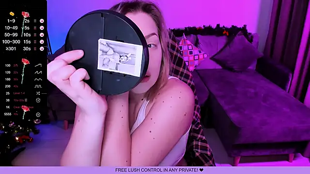 Jenny Luvv online show from 12/20/24, 07:44