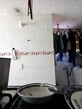 laura arias018 online show from 09/19/25, 08:31