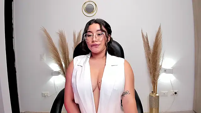 leylaclintonxx online show from 12/22/24, 10:36