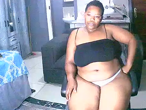 curvyloneah75 online show from 12/10/24, 07:00