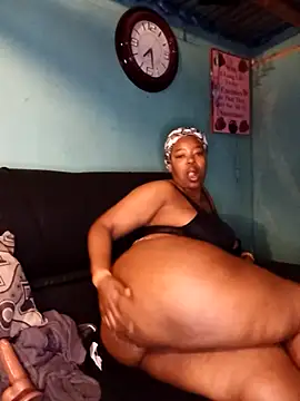 Snapshot of curvyloneah75 chatting on 09/20/25, 03:18 curvyloneah75 online show from 09/20/25, 03:18